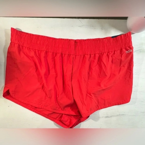 DSG Ladies Performance Shorts, Volcanic Red, Mid Rise Stride, Size XXL, NWT - Picture 2 of 8